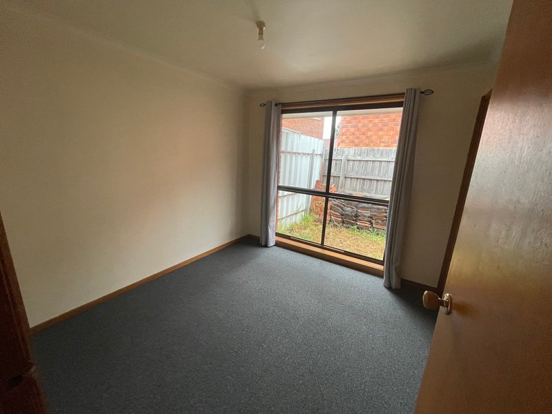Photo - 2/298 Victoria Street, Altona Meadows VIC 3028 - Image 6