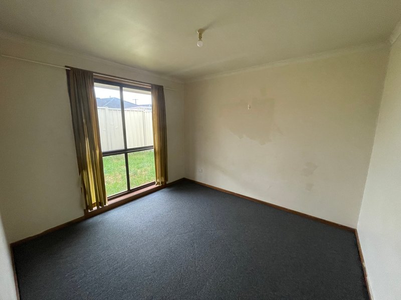Photo - 2/298 Victoria Street, Altona Meadows VIC 3028 - Image 7