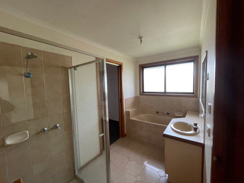 Photo - 2/298 Victoria Street, Altona Meadows VIC 3028 - Image 8