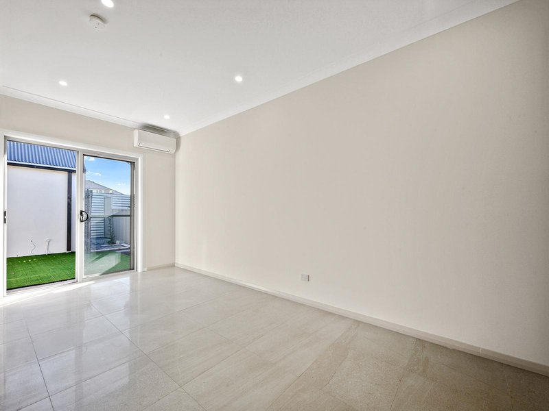 Photo - 22A Benalla Avenue, Kellyville NSW 2155 - Image 5