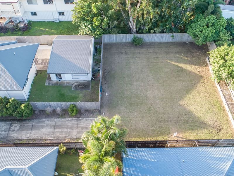 Photo - 22A Davey Street, Glenella QLD 4740 - Image 3