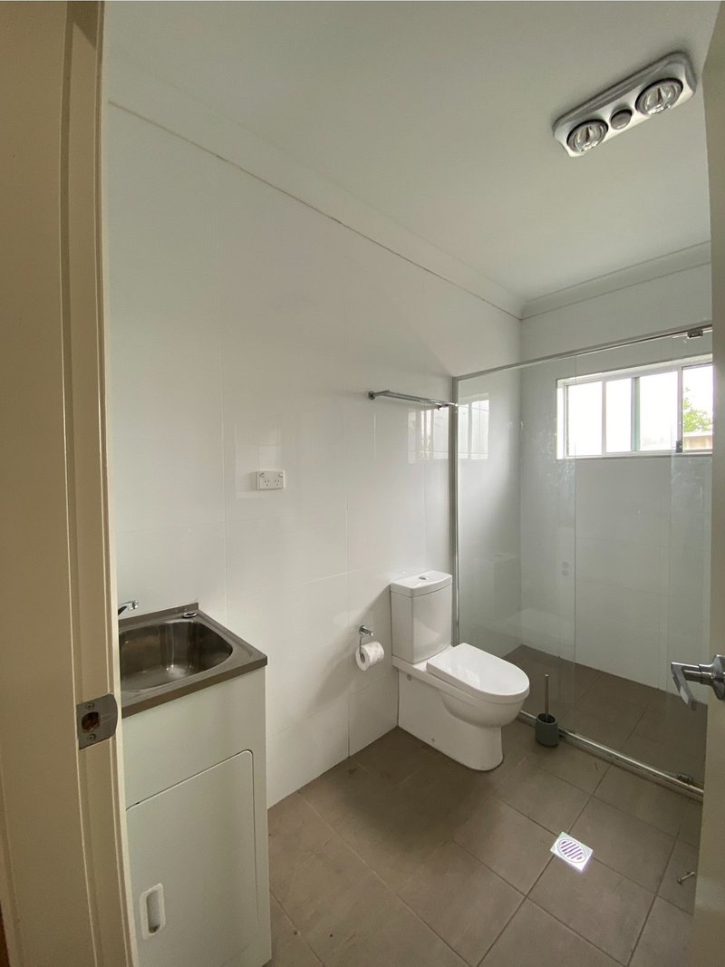 Photo - 22A Fiona St , Woodpark NSW 2164 - Image 4