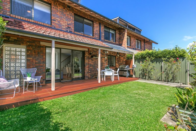 Photo - 2/2A Hume Street, Wollstonecraft NSW 2065 - Image 3