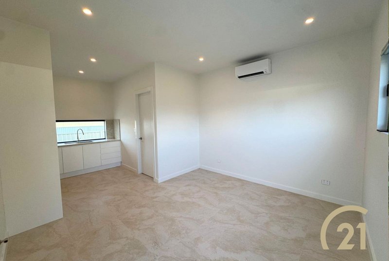 Photo - 22A Jane Street, Smithfield NSW 2164 - Image 4