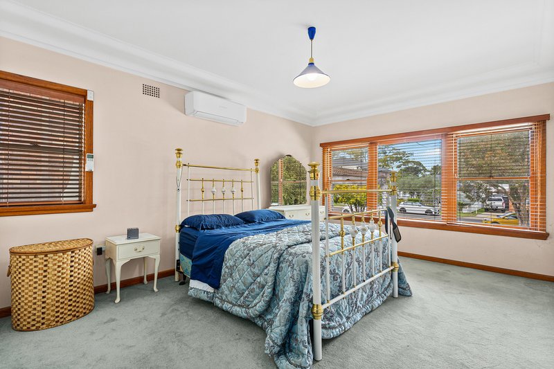 Photo - 22a Park Street, Peakhurst NSW 2210 - Image 8