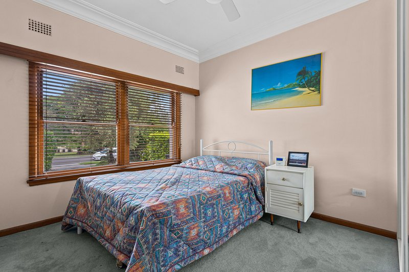 Photo - 22a Park Street, Peakhurst NSW 2210 - Image 9