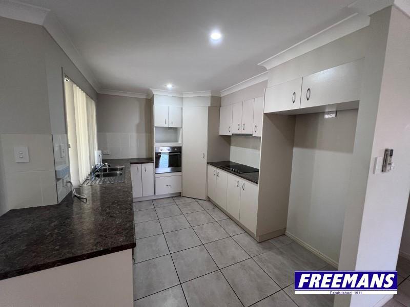 Photo - 22a Parkside Drive, Kingaroy QLD 4610 - Image 9