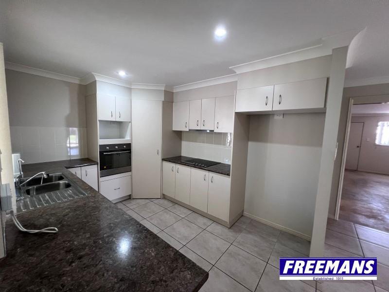 Photo - 22a Parkside Drive, Kingaroy QLD 4610 - Image 11