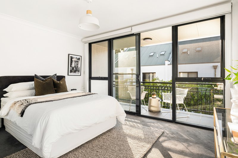 Photo - 2/2A Pyrmont Bridge Road, Camperdown NSW 2050 - Image 2