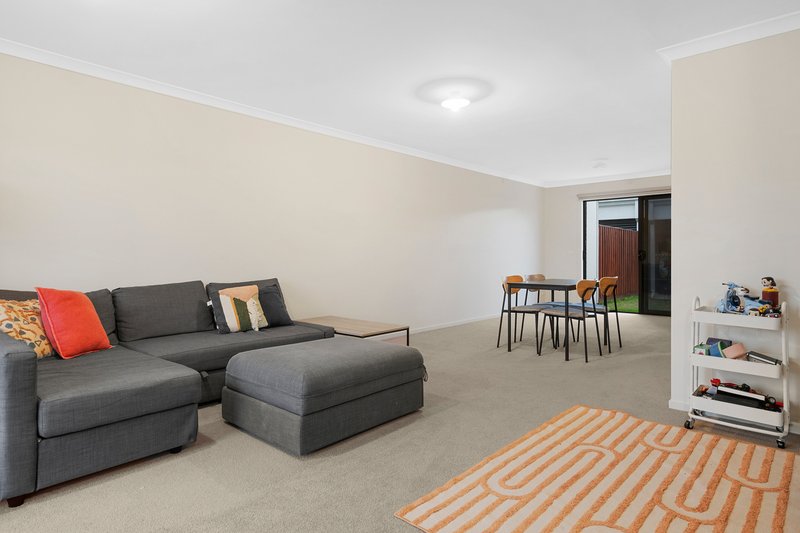 Photo - 22A Serenity Way, South Morang VIC 3752 - Image 5