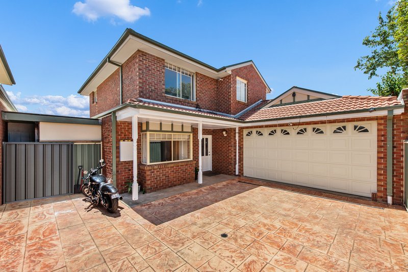 2/2A Stratheden Court, Sydenham VIC 3037