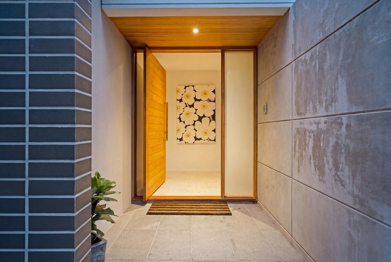 Photo - 22B Drury Avenue, Southport QLD 4215 - Image 4