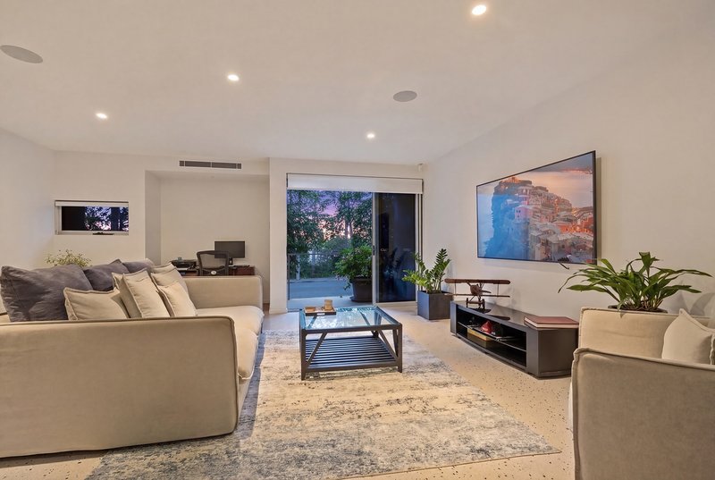 Photo - 22B Drury Avenue, Southport QLD 4215 - Image 6