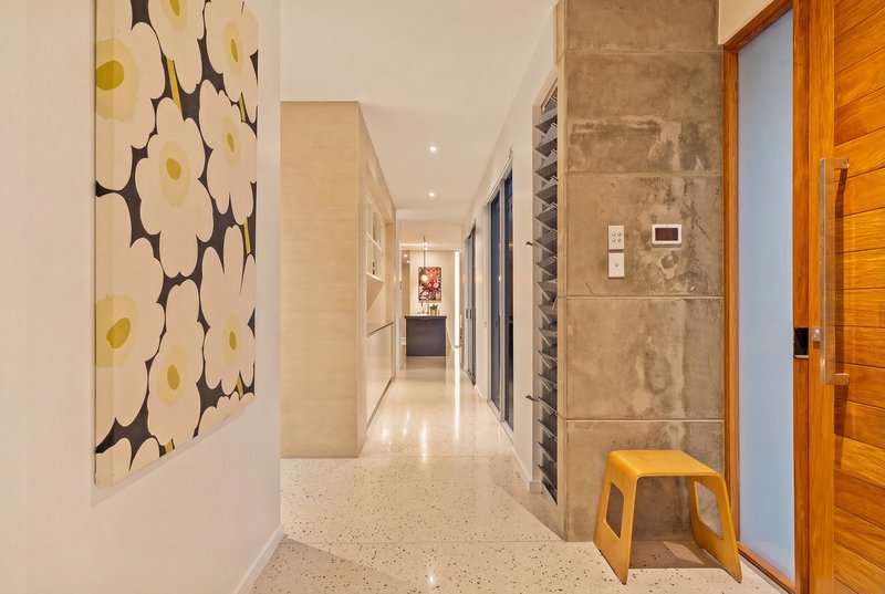 Photo - 22B Drury Avenue, Southport QLD 4215 - Image 7