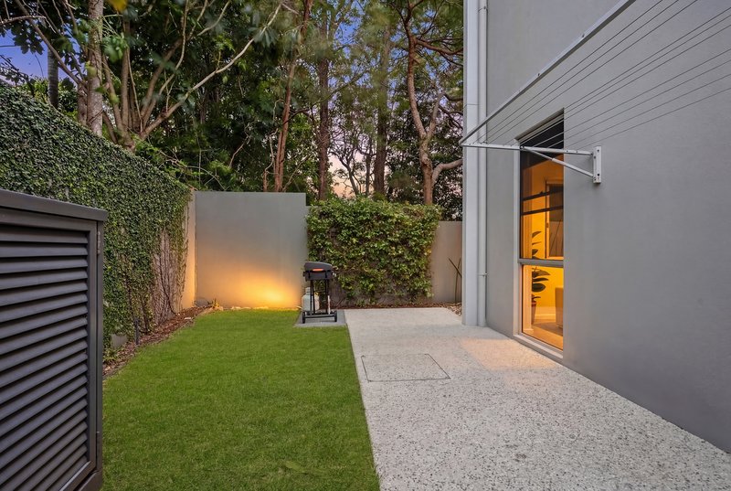 Photo - 22B Drury Avenue, Southport QLD 4215 - Image 19