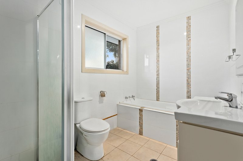 Photo - 22b Rowland Avenue, Wollongong NSW 2500 - Image 4