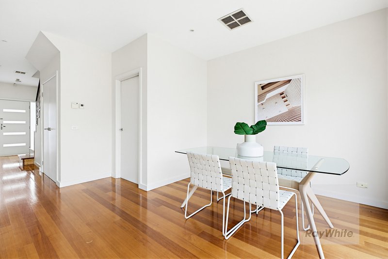 Photo - 22C Glasgow Avenue, Reservoir VIC 3073 - Image 4