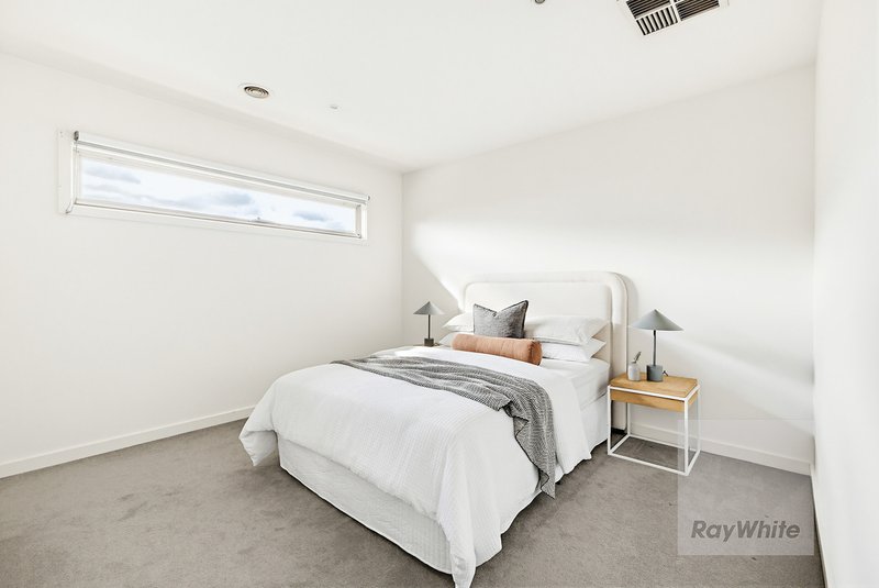 Photo - 22C Glasgow Avenue, Reservoir VIC 3073 - Image 13