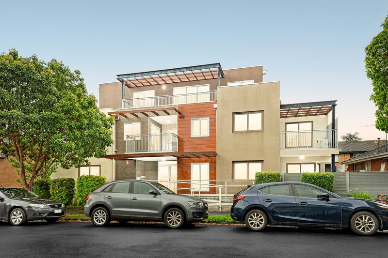 Photo - 2/2C Walsh Street, Ormond VIC 3204 - Image 2