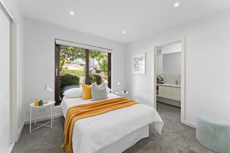 Photo - 2/2C Walsh Street, Ormond VIC 3204 - Image 5