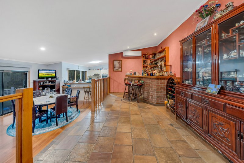 Photo - 23-24 Waterford Close, Narre Warren North VIC 3804 - Image 5