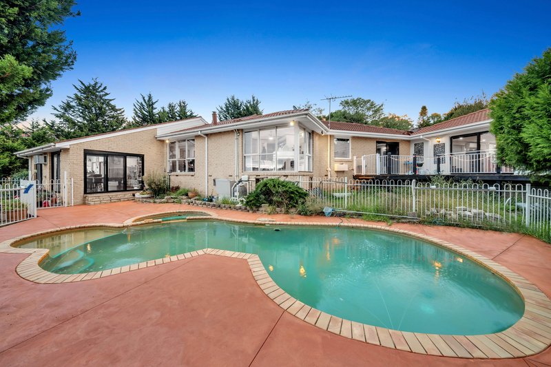 Photo - 23-24 Waterford Close, Narre Warren North VIC 3804 - Image 24