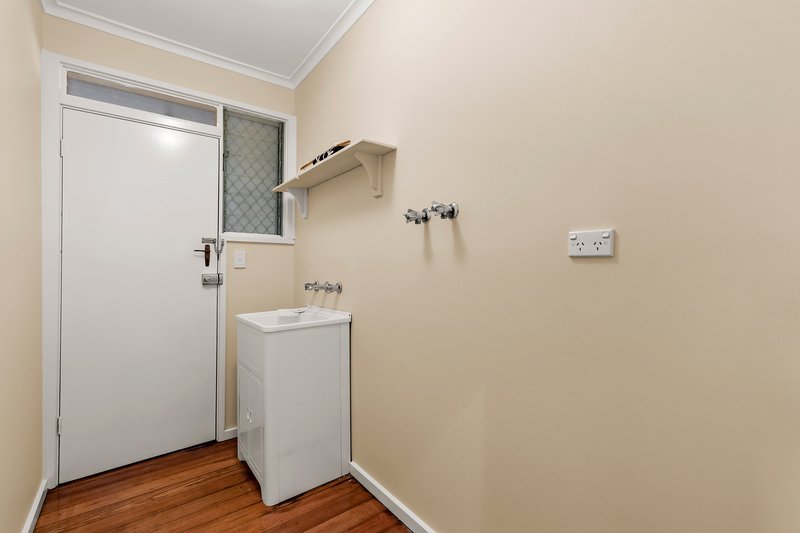 Photo - 2/3-5 Cootamundra Crescent, Blackburn VIC 3130 - Image 8