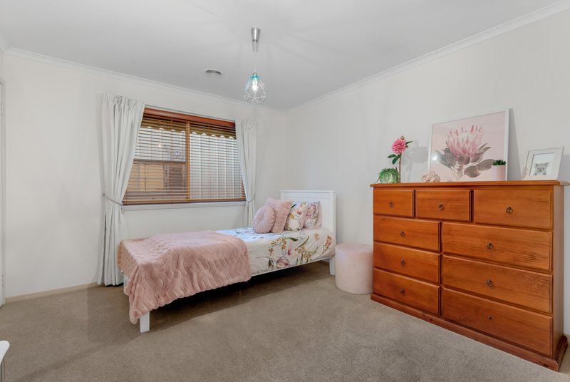 Photo - 23 Abbotswood Drive, Hoppers Crossing VIC 3029 - Image 12