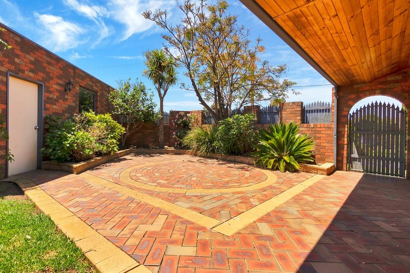 Photo - 23 Aitken Avenue, Hoppers Crossing VIC 3029 - Image 9