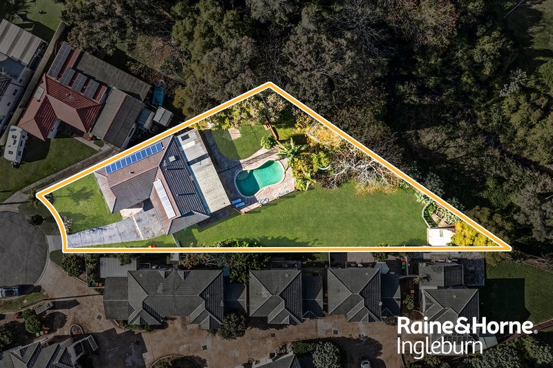 Photo - 23 Alexander Crescent, Macquarie Fields NSW 2564 - Image 2