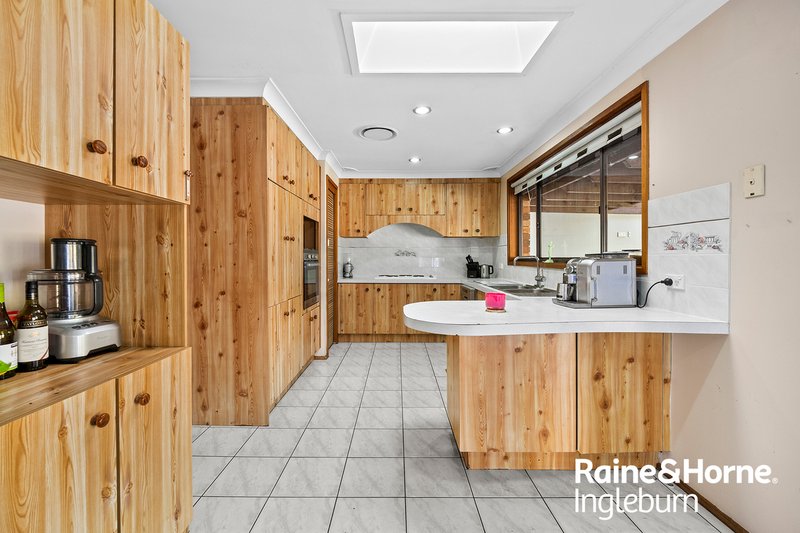 Photo - 23 Alexander Crescent, Macquarie Fields NSW 2564 - Image 8