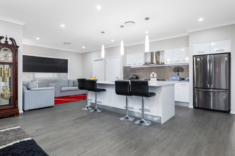 Photo - 23 Alloway Circuit, Largs NSW 2320 - Image 2