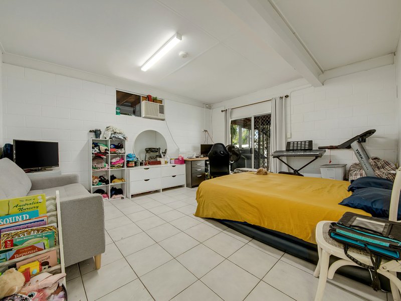 Photo - 23 Amaroo Street, Boyne Island QLD 4680 - Image 13