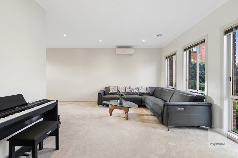 Photo - 23 Amberlea Circuit, Taylors Hill VIC 3037 - Image 4