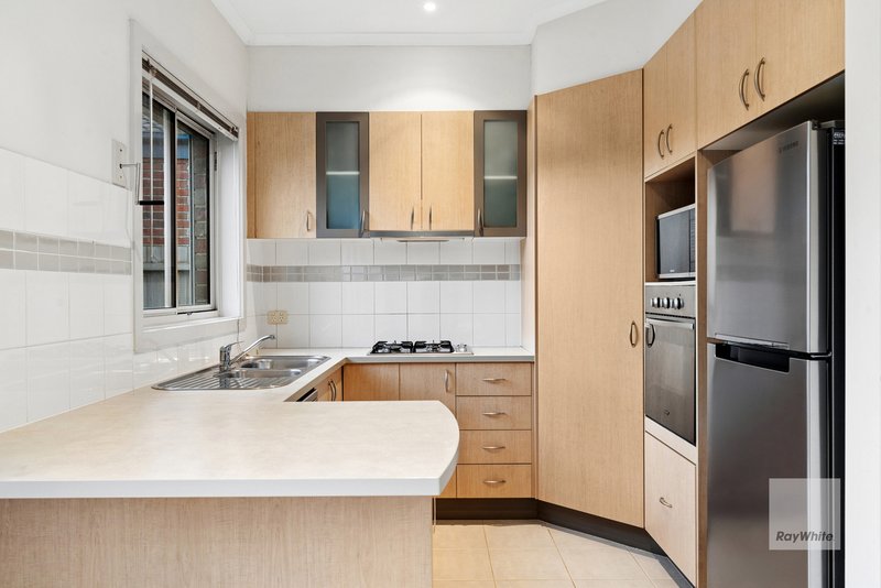 Photo - 23 Amberlea Circuit, Taylors Hill VIC 3037 - Image 6