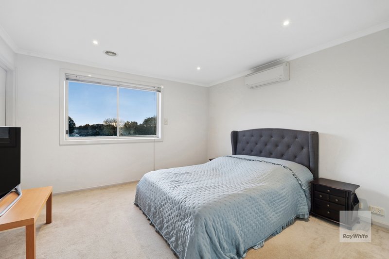 Photo - 23 Amberlea Circuit, Taylors Hill VIC 3037 - Image 9