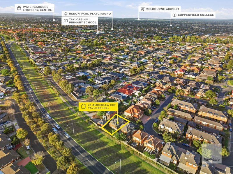 Photo - 23 Amberlea Circuit, Taylors Hill VIC 3037 - Image 15