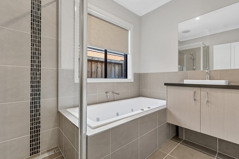 Photo - 23 Anniversary Avenue, Wyndham Vale VIC 3024 - Image 7