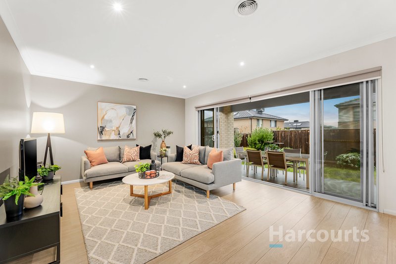 Photo - 23 Appledale Way, Wantirna South VIC 3152 - Image 2