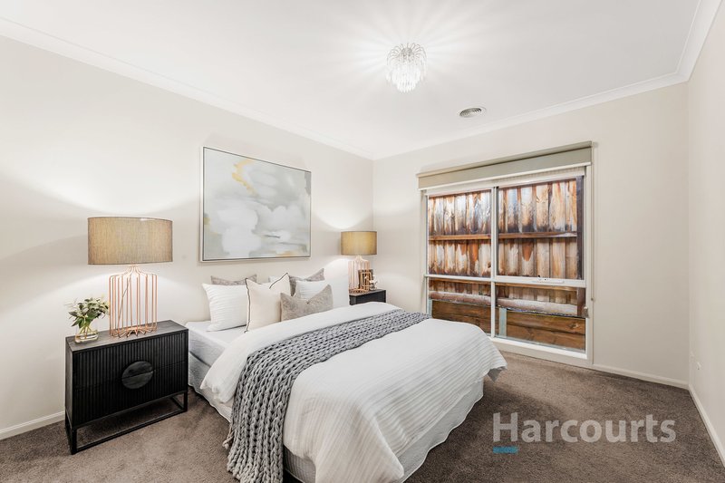 Photo - 23 Appledale Way, Wantirna South VIC 3152 - Image 5