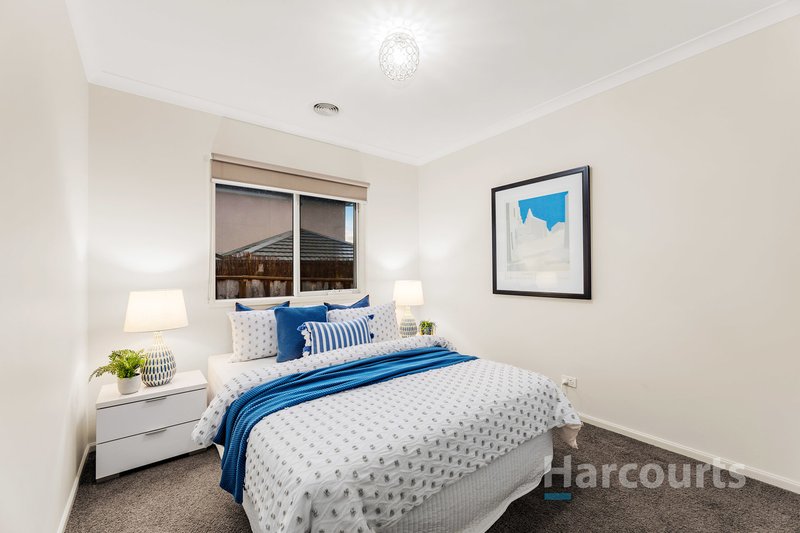 Photo - 23 Appledale Way, Wantirna South VIC 3152 - Image 8