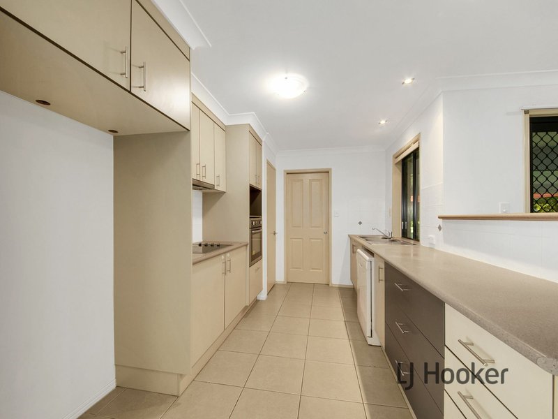 Photo - 23 Applin Place, Tannum Sands QLD 4680 - Image 3