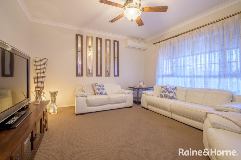 Photo - 23 Aquarius Street, Clinton QLD 4680 - Image 6