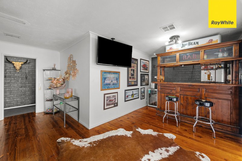 Photo - 23 Argyll Circuit, Melton West VIC 3337 - Image 4