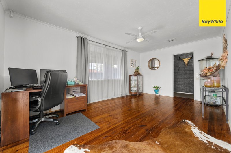 Photo - 23 Argyll Circuit, Melton West VIC 3337 - Image 6