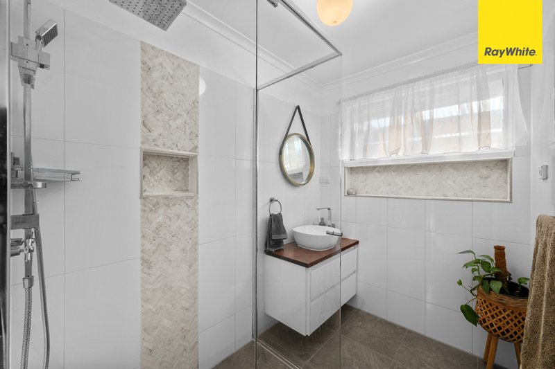 Photo - 23 Argyll Circuit, Melton West VIC 3337 - Image 11