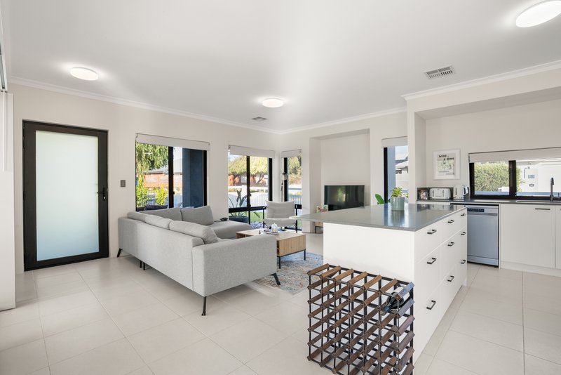 Photo - 23 Ashton Way, Baldivis WA 6171 - Image 3