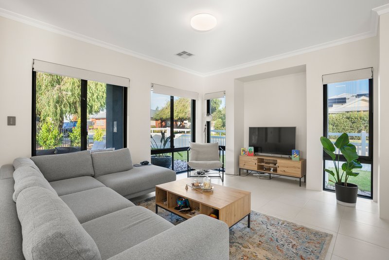 Photo - 23 Ashton Way, Baldivis WA 6171 - Image 4