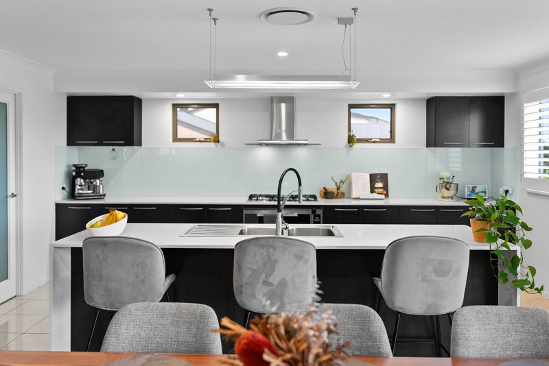Photo - 23 Atrium Way, Everton Hills QLD 4053 - Image 3