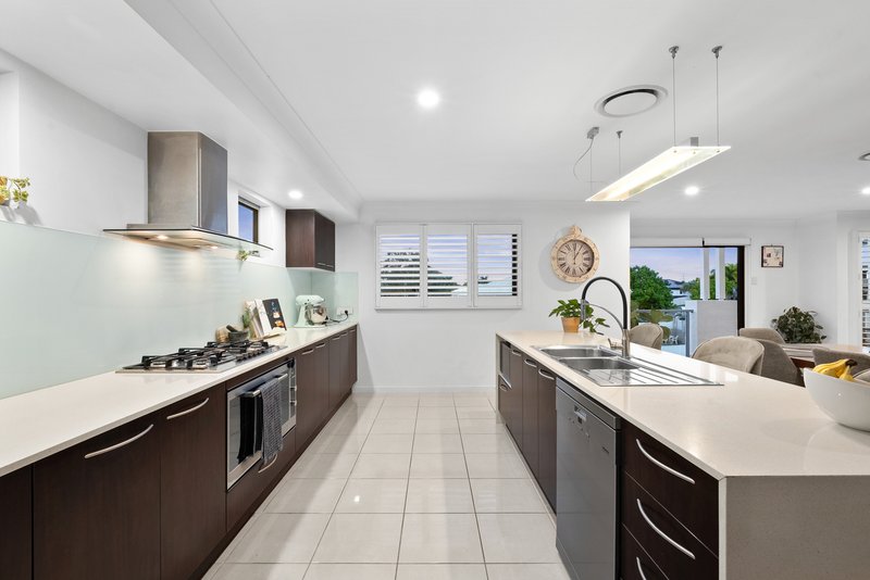 Photo - 23 Atrium Way, Everton Hills QLD 4053 - Image 4